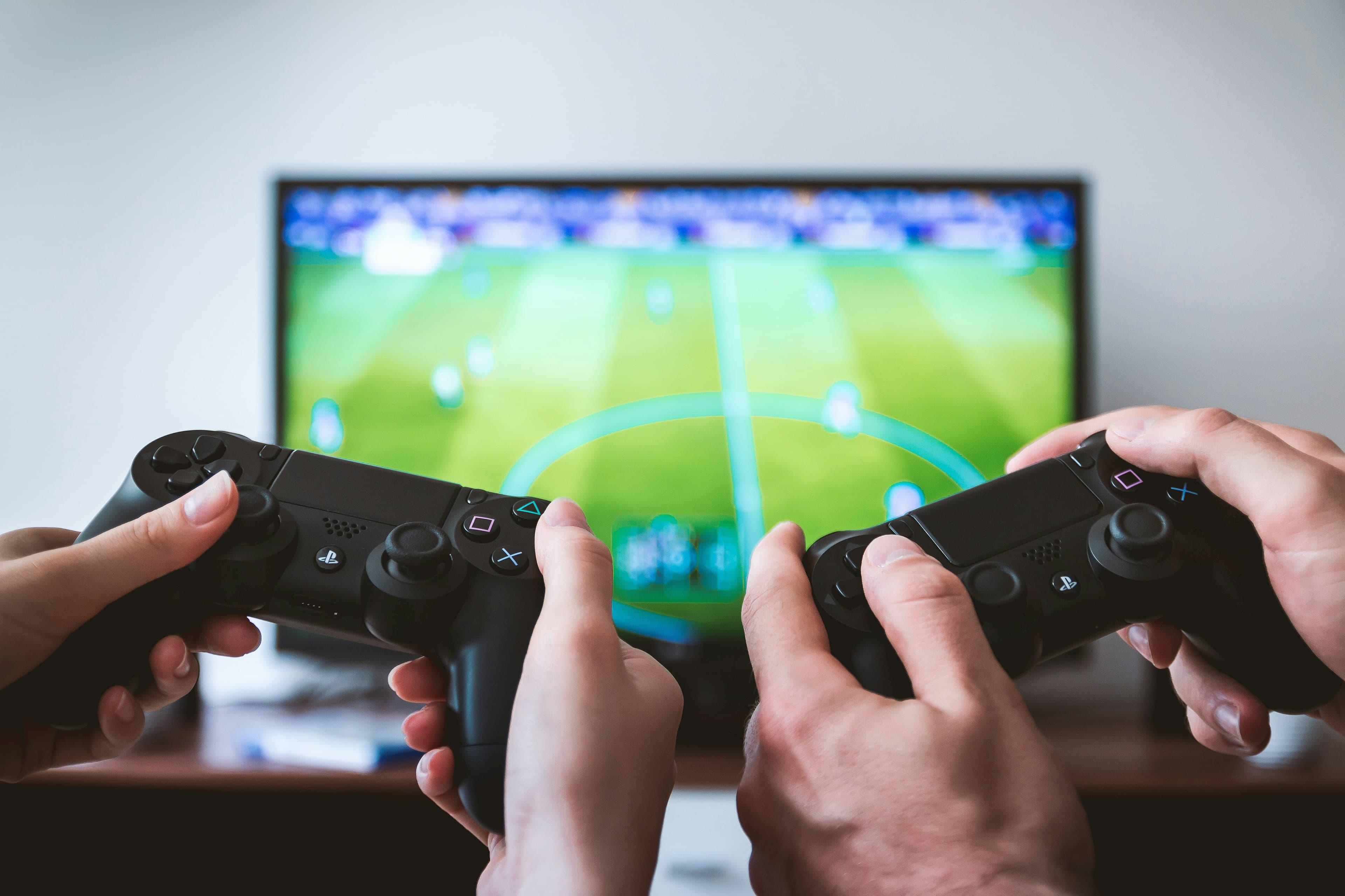 5 Quick Team Games Under 5 Minutes to Boost Your Team Morale